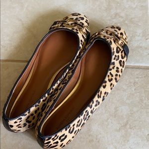 Cheetah printed closed toe flats